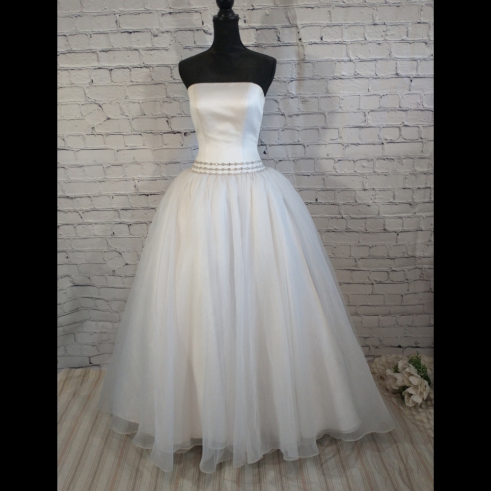 David's Bridal Oleg ball gown white wedding dress